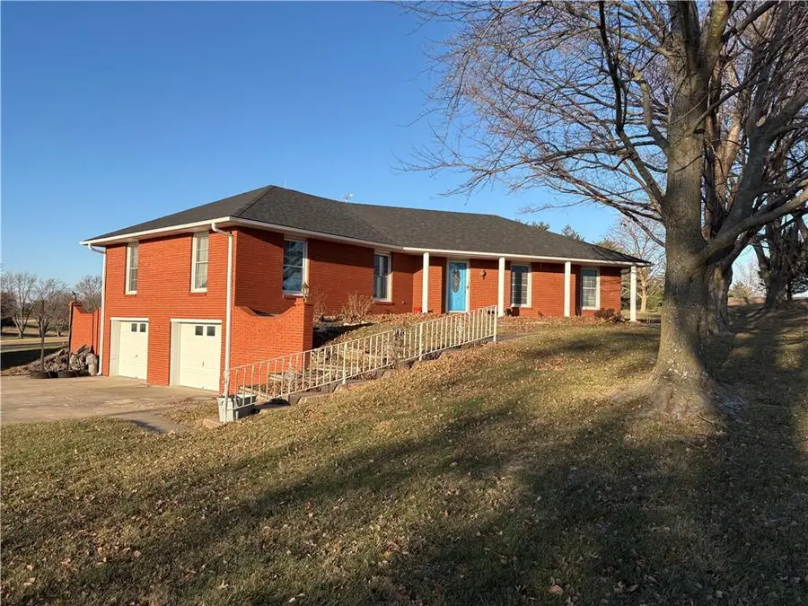 1402 S Golf Club Drive, Richmond, MO 64085 - Image #2