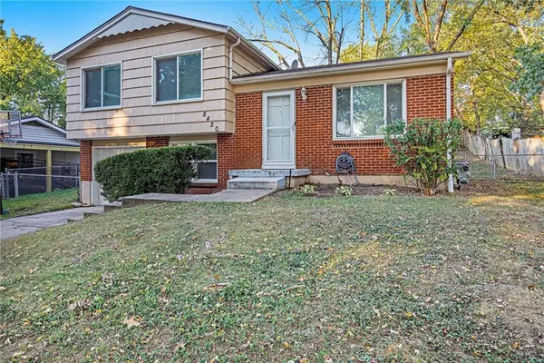 8420 N Virginia Avenue, Kansas City, MO 64155