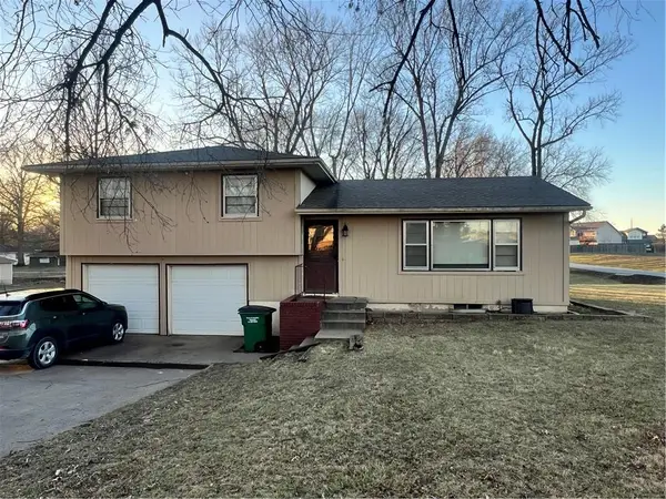 995 N Hurley Street, Peculiar, MO 64078