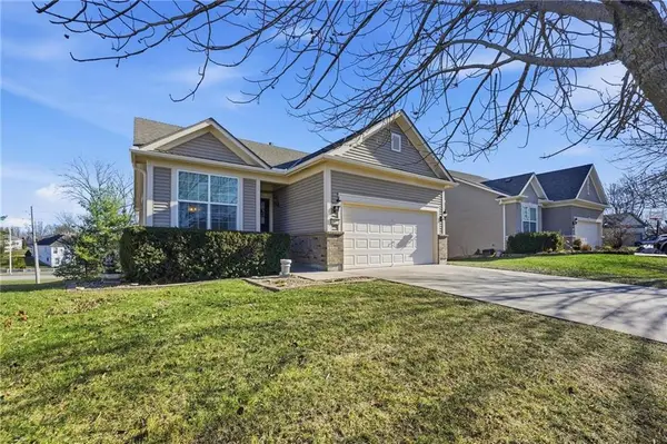 4821 SW Davis Drive, Lee's Summit, MO 64083