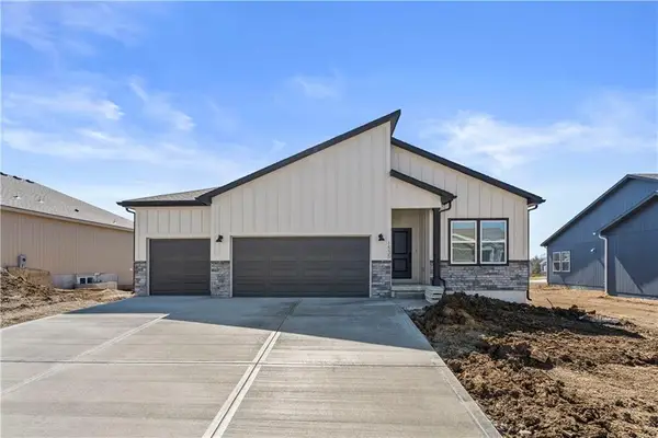 9420 NE 111th Place, Kansas City, MO 64157