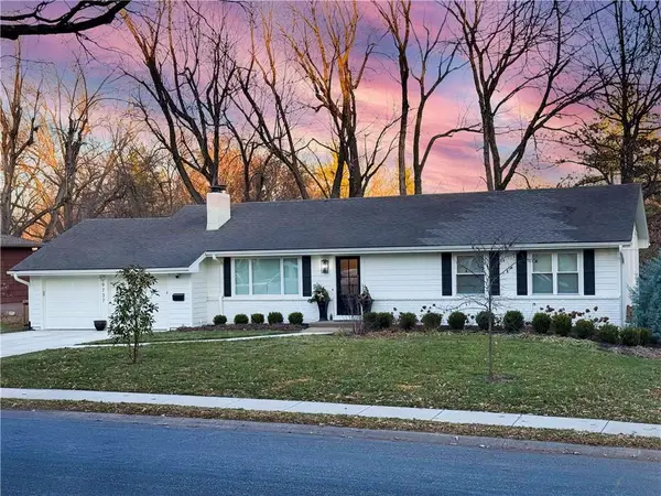 9737 Mohawk Drive, Overland Park, KS 66206