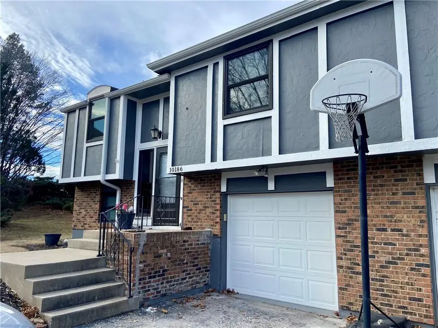 10186 Haskins Street, Lenexa, KS 66215 - Image #2
