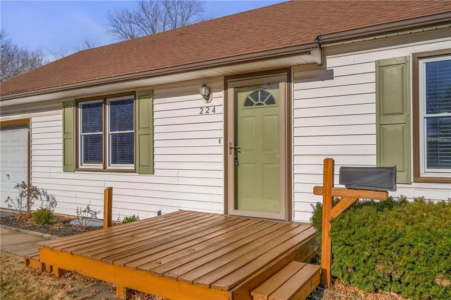 224 W Maiden Lane, Kansas City, MO 64114 - Image #2