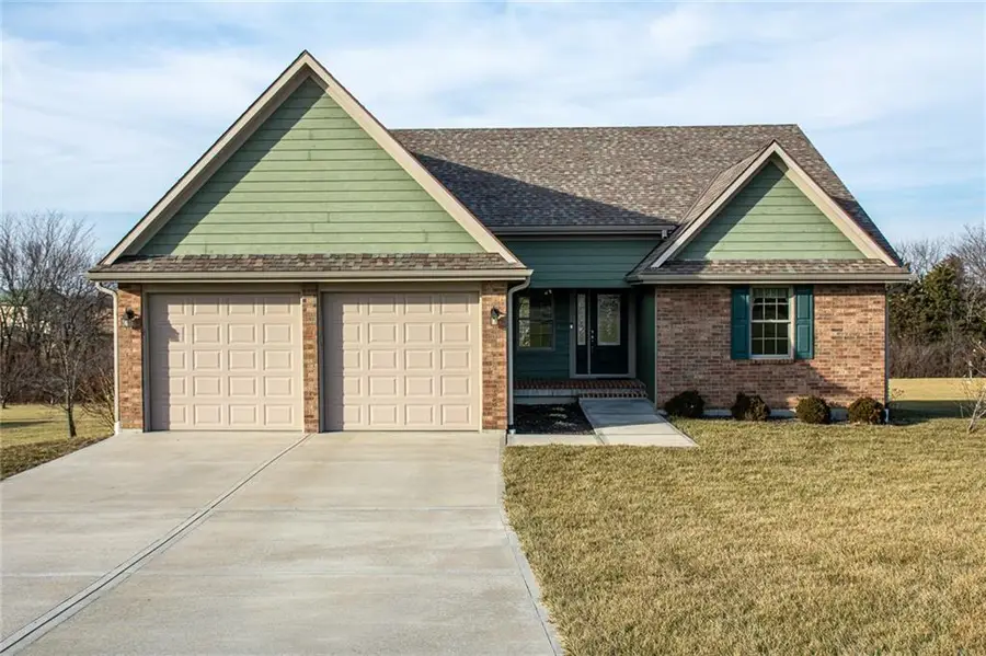 21648 W Limestone Ridge W, Paola, KS 66071 - Image #2