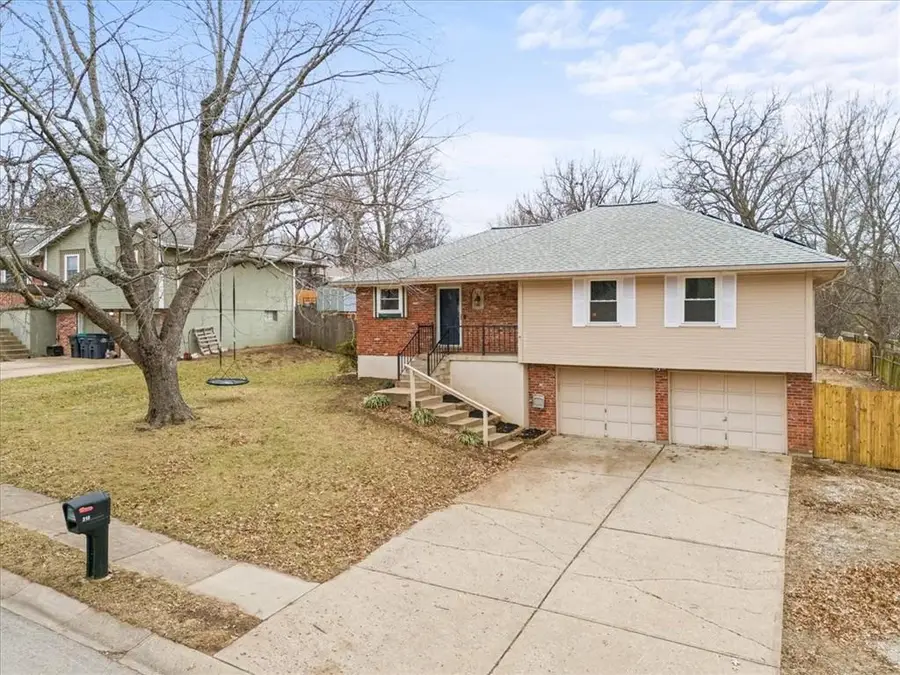 310 SE Shamrock Lane, Blue Springs, MO 64014 - Image #2