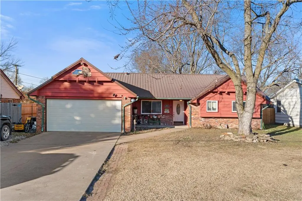 2508 W 8th Street, Coffeyville, KS 67337 - Image #1