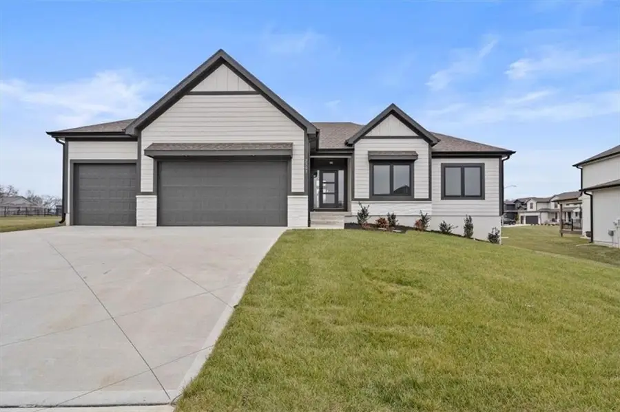 2303 SW Serena Place, Lees Summit, MO 64082 - Image #2