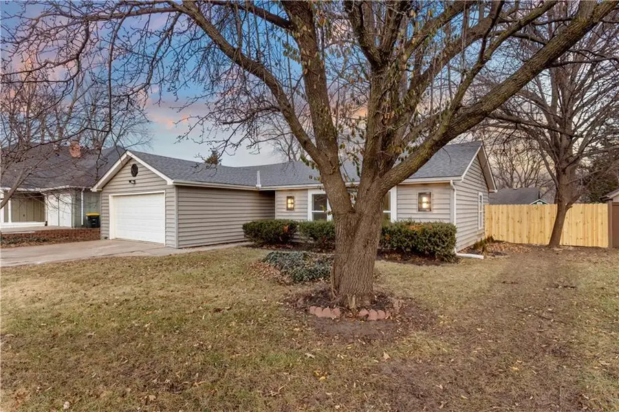 210 N Roosevelt Street, Spring Hill, KS 66083 - Image #2