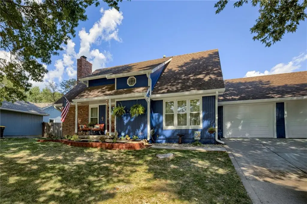 129 Crestview Court, Lansing, KS 66043 - #1