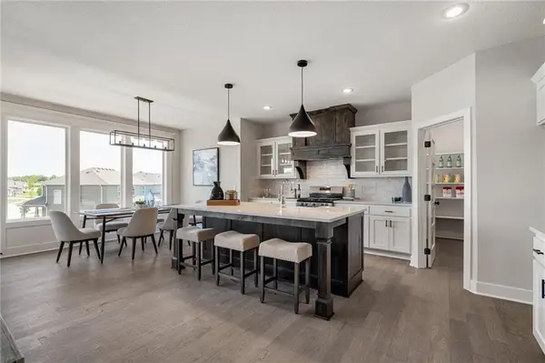 19477 W 114th Terrace, Olathe, KS 66061