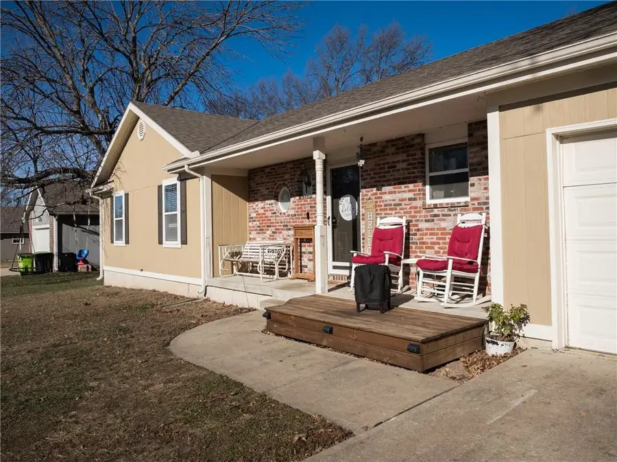 704 Oakwood Street, Harrisonville, MO 64701 - Image #2