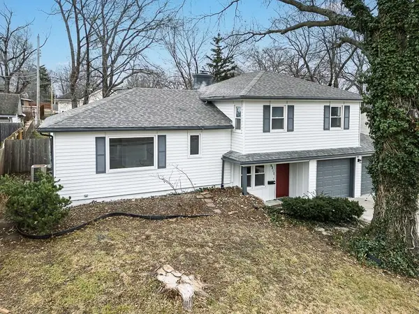 9211 Antioch Road, Overland Park, KS 66212