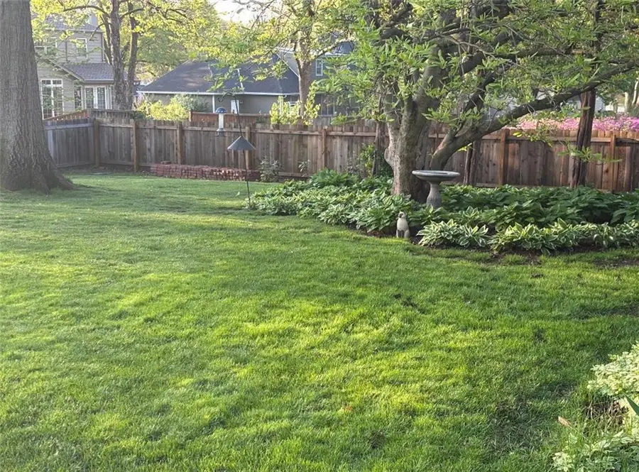 9103 Roe Avenue, Prairie Village, KS 66207 - Image #3