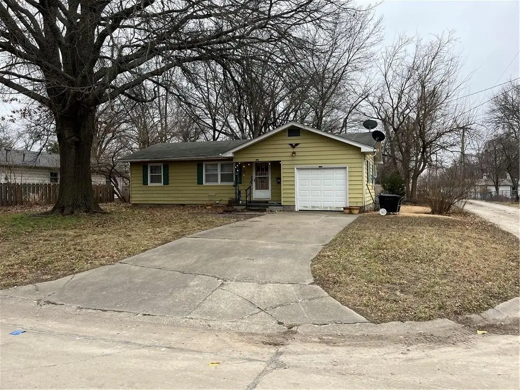 618 E Massasoit Street, Ottawa, KS 66067 - Image #1
