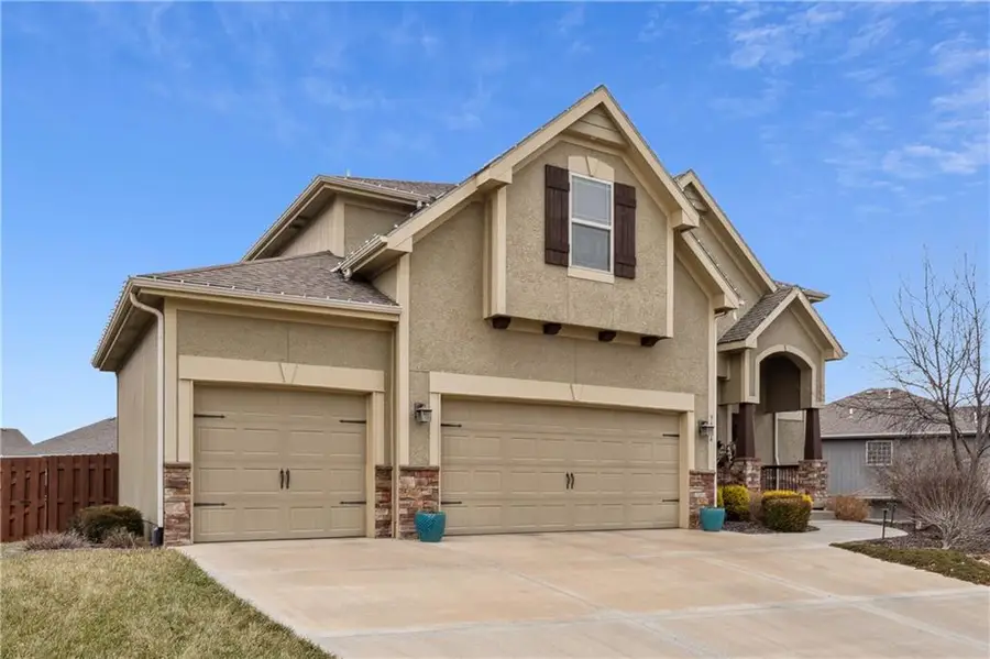 9404 N Summit Street, Kansas City, MO 64155 - Image #2