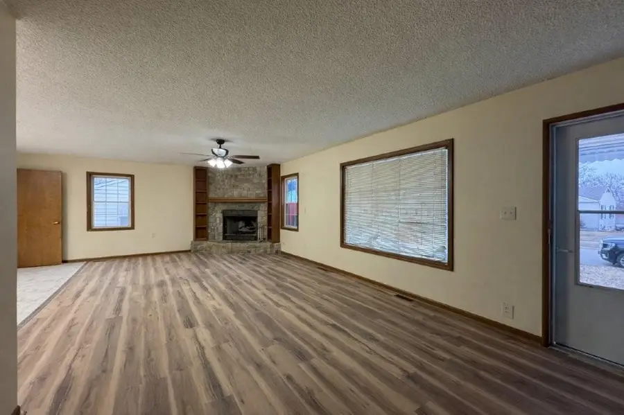 1120 N Redwood Drive, Independence, MO 64056 - Image #3