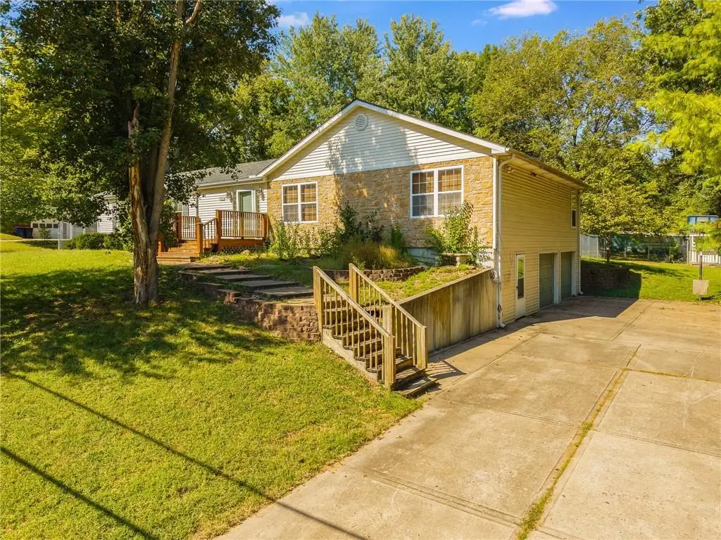 2906 NE Russell Road, Kansas City, MO 64117 - Image #1