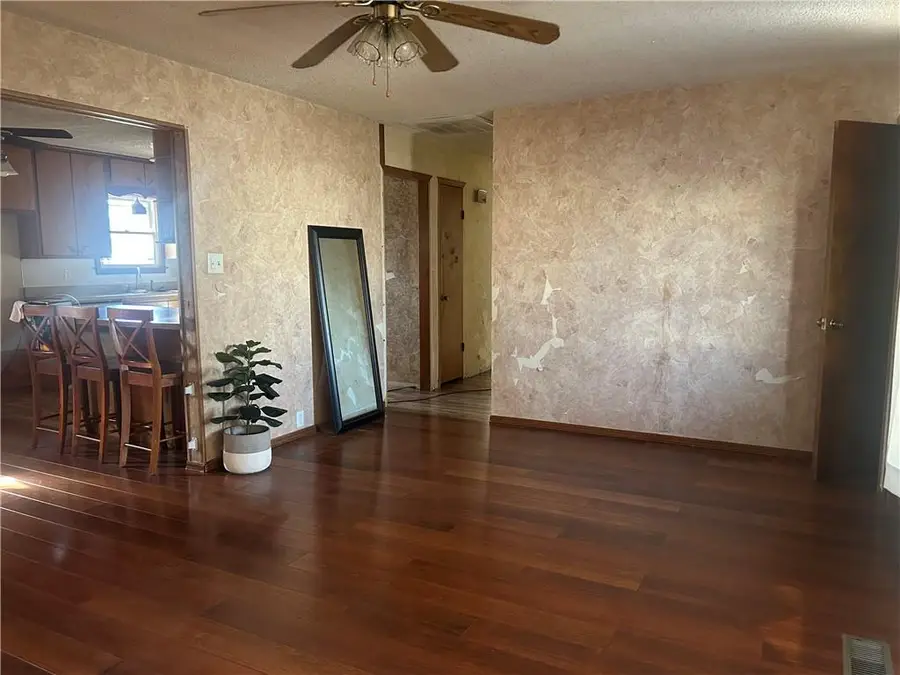 107 W 7th Street, Caney, KS 67333 - Image #2