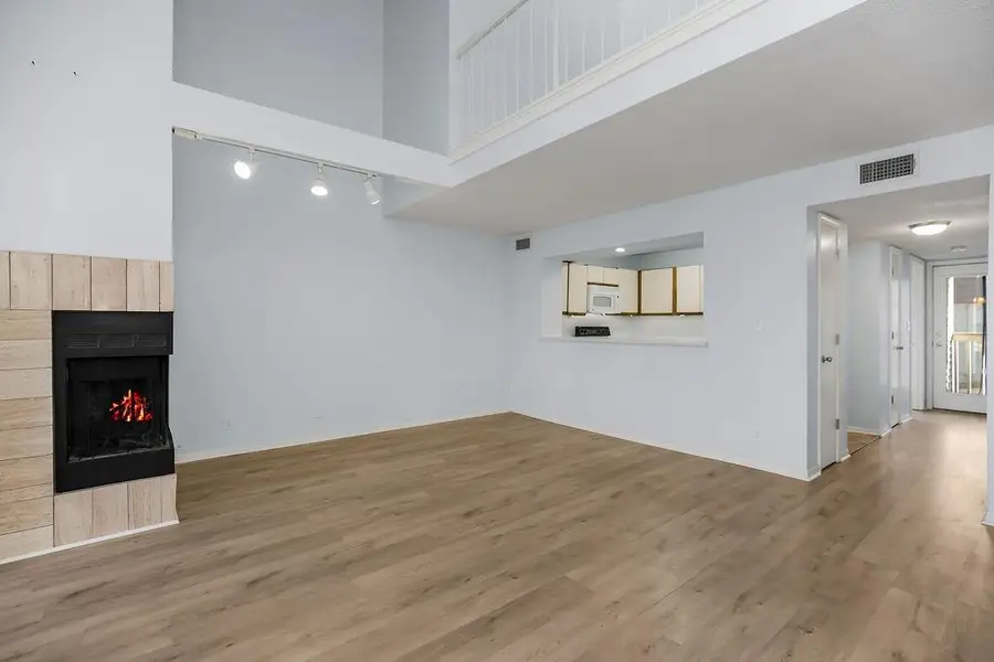 8757 W 106th Terrace, Overland Park, KS 66212 - Image #3