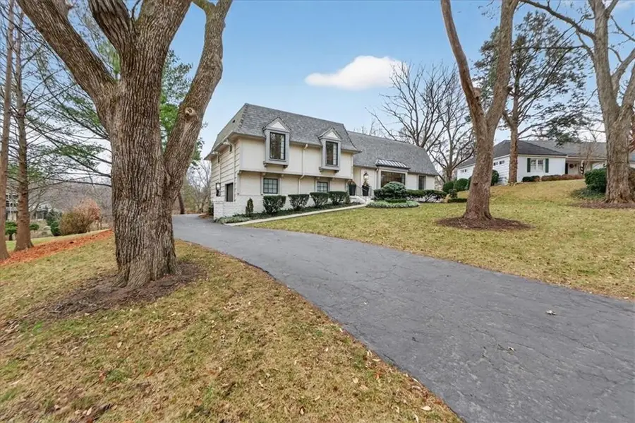 9815 Belinder Road, Leawood, KS 66206 - Image #3