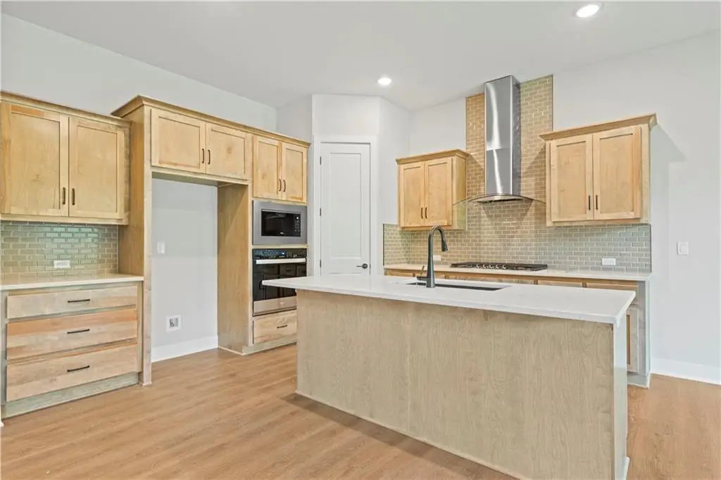 1565 Grayhawk Drive, Basehor, KS 66007 - Image #1