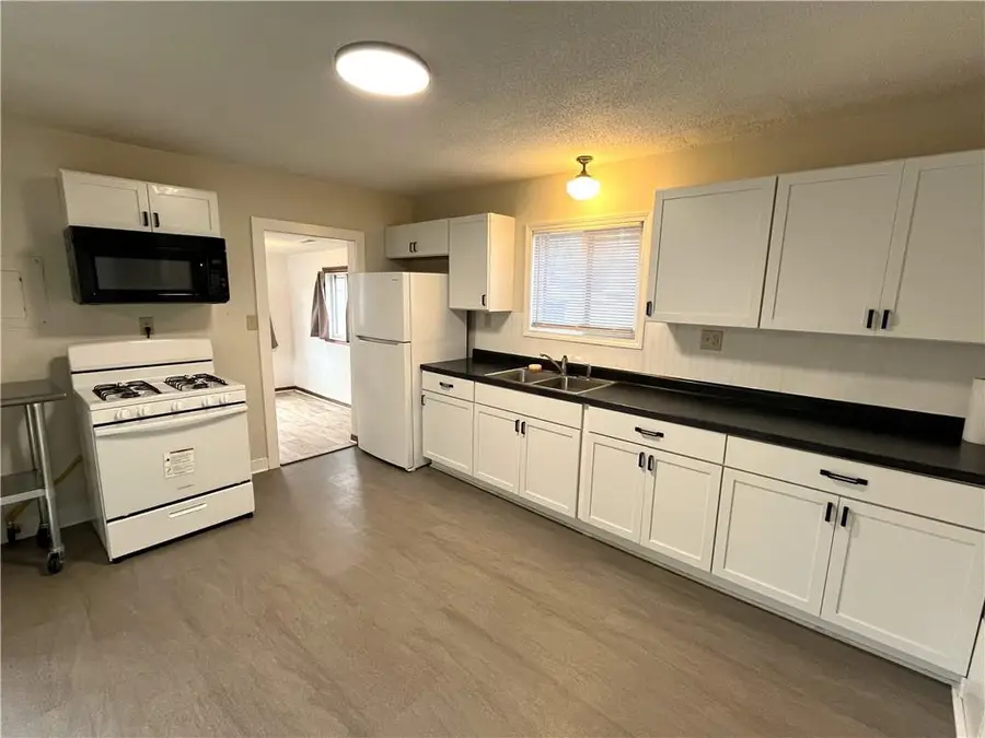 726 E 4th Street, Sedalia, MO 65301 - Image #2