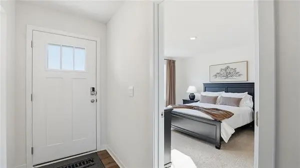 21801 Vinci Circle, Peculiar, MO 64078