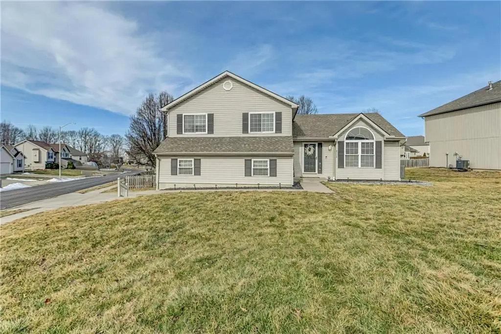 8716 N Paris Avenue, Kansas City, MO 64153 - Image #1