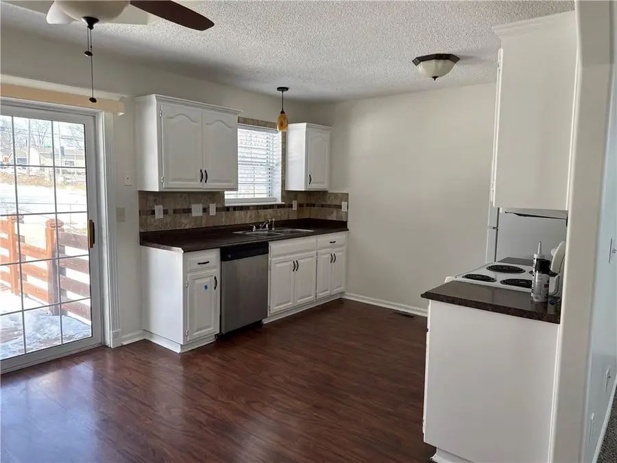 5734 NE Barnes Avenue, Kansas City, MO 64119 - #3