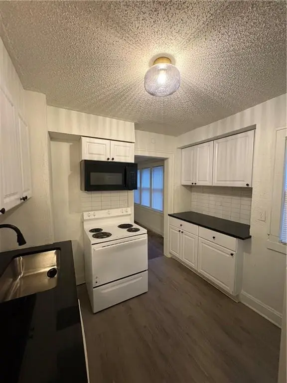 5403 Woodland Avenue, Kansas City, MO 64110 - Image #3