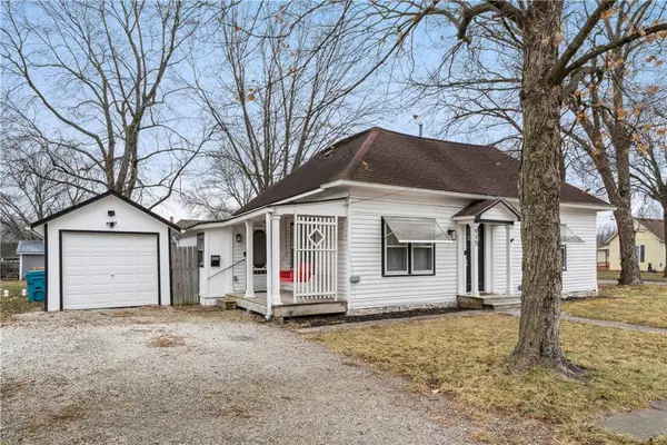 915 5th Street, Osawatomie, KS 66064