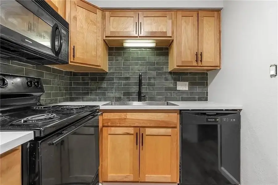 1726 E 97th Street, Kansas City, MO 64131 - #2