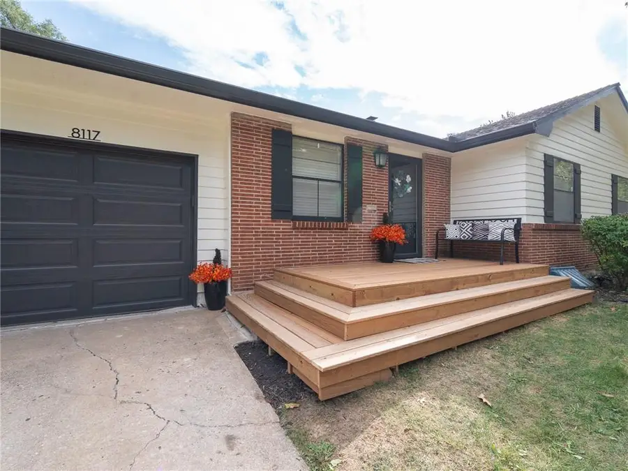 8117 Summit Street, Kansas City, MO 64114 - Image #2