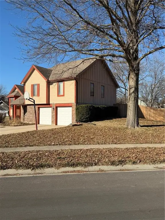 412 Deerfield Court, Lees Summit, MO 64086 - Image #3