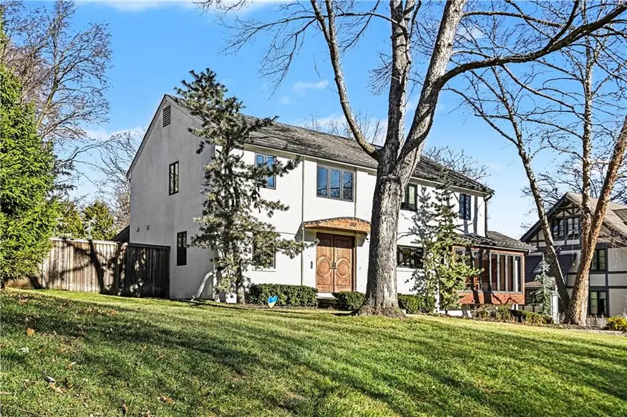 810 W 57th Street, Kansas City, MO 64113 - Image #2