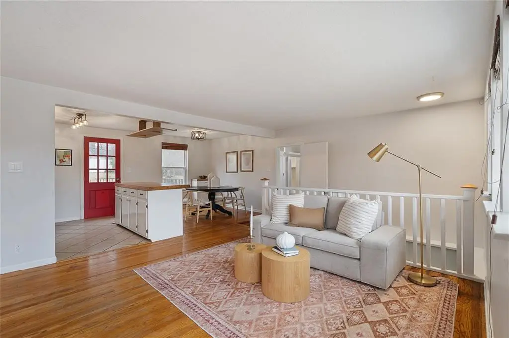 8656 Sleepy Hollow Road, Kansas City, MO 64114 - Image #1