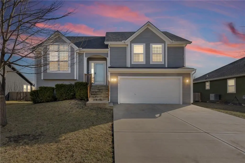 559 E Apache Street, Gardner, KS 66030 - #1