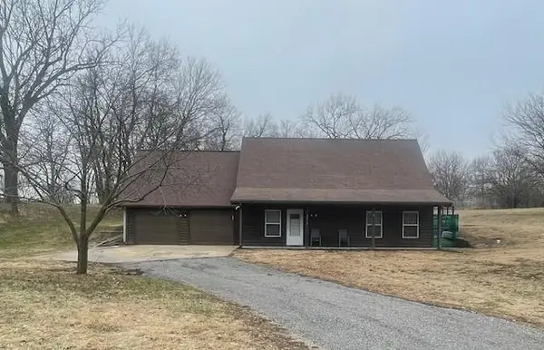 3018 S 24th Street, St Joseph, MO 64503