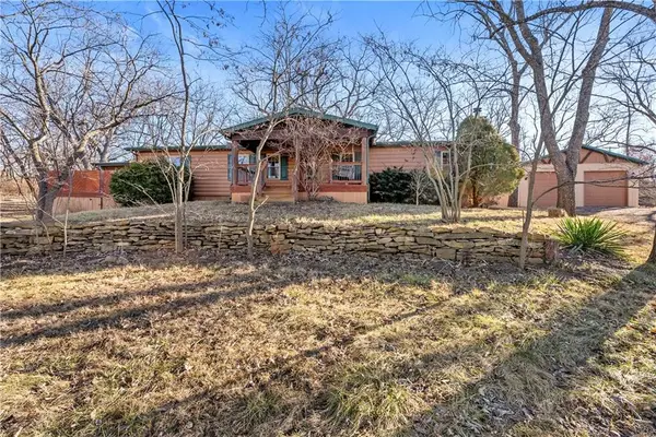 39604 E Easley Road, Lee's Summit, MO 64086