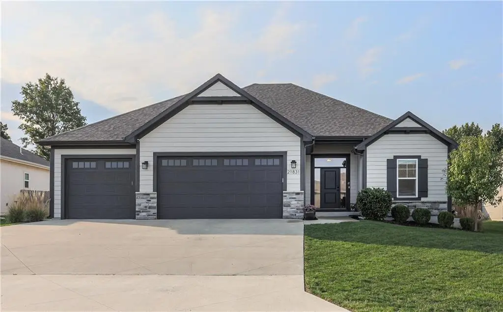 21831 W 177th Terrace, Olathe, KS 66062 - Image #1