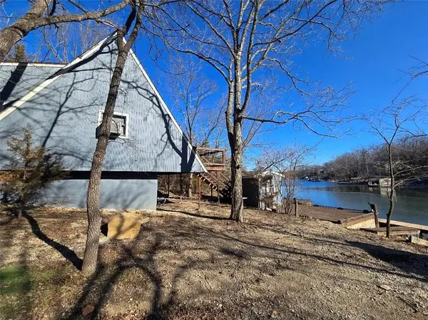 393 W Sugar Lake Drive, Mound City, KS 66056
