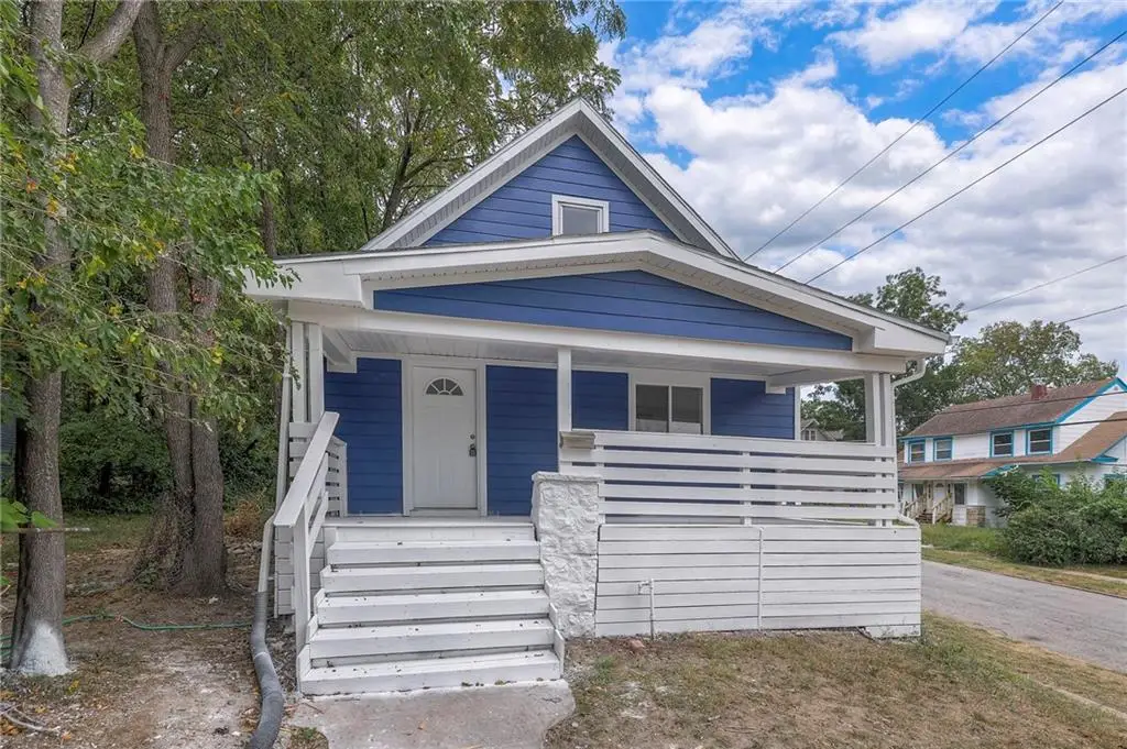 3237 Park Avenue, Kansas City, MO 64109 - Image #1