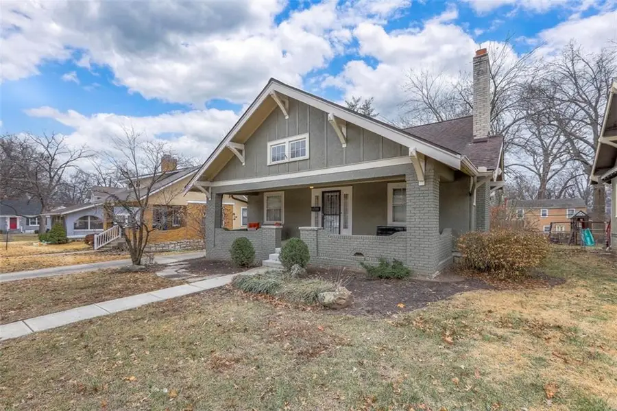 1109 W 75th Terrace, Kansas City, MO 64114 - #2