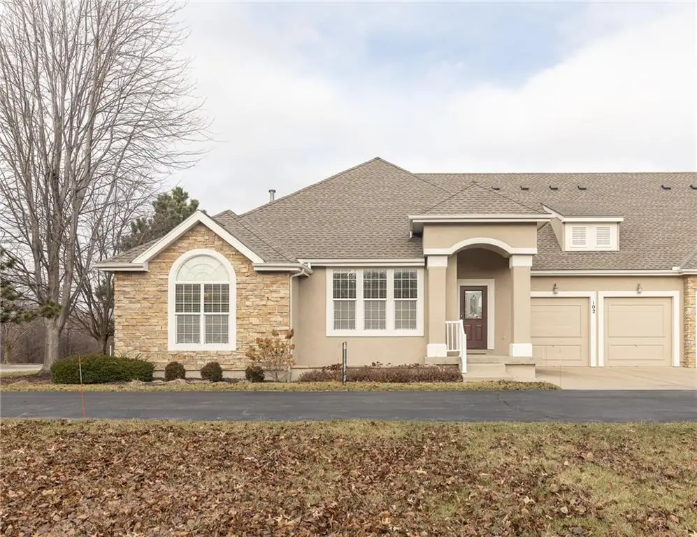 11575 S Bell Ct Drive #102, Olathe, KS 66061 - Image #1