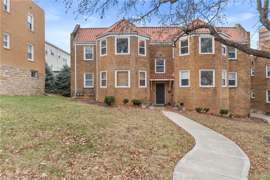 4942 Walnut Street #2 South, Kansas City, MO 64112 - Image #3