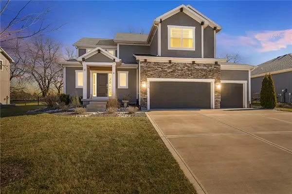 2939 SW Arbor Tree Drive, Lee's Summit, MO 64082