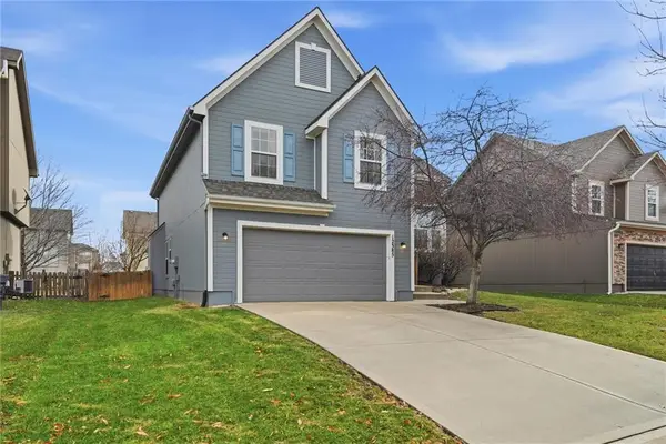 12385 S Quail Ridge Drive, Olathe, KS 66061