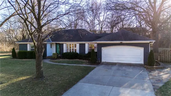 7713 W 100th Place, Overland Park, KS 66212