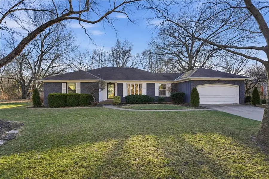 7713 W 100th Place, Overland Park, KS 66212 - Image #2